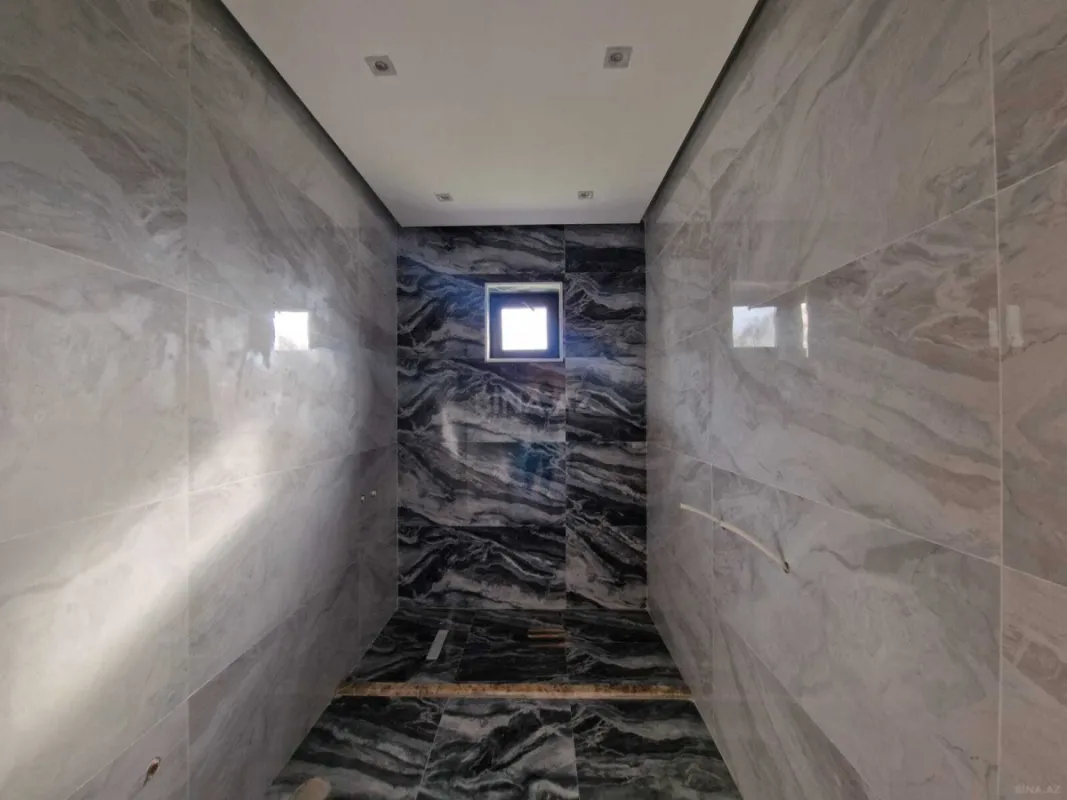 Satılır 4 otaqlı həyət evi 212 m²