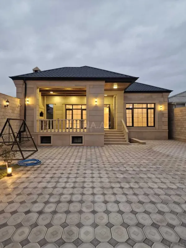 Satılır 4 otaqlı həyət evi 212 m²