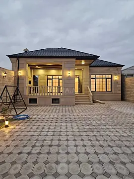 Satılır 4 otaqlı həyət evi 212 m²