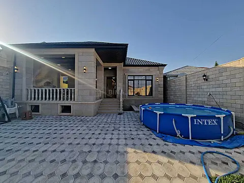 Satılır 4 otaqlı həyət evi 212 m²