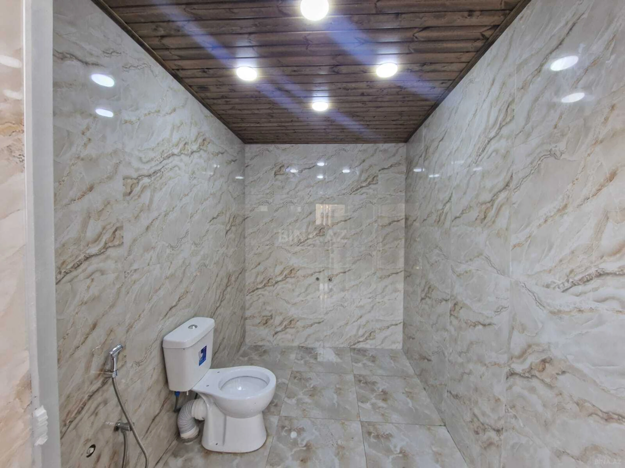 Satılır 4 otaqlı həyət evi 212 m²