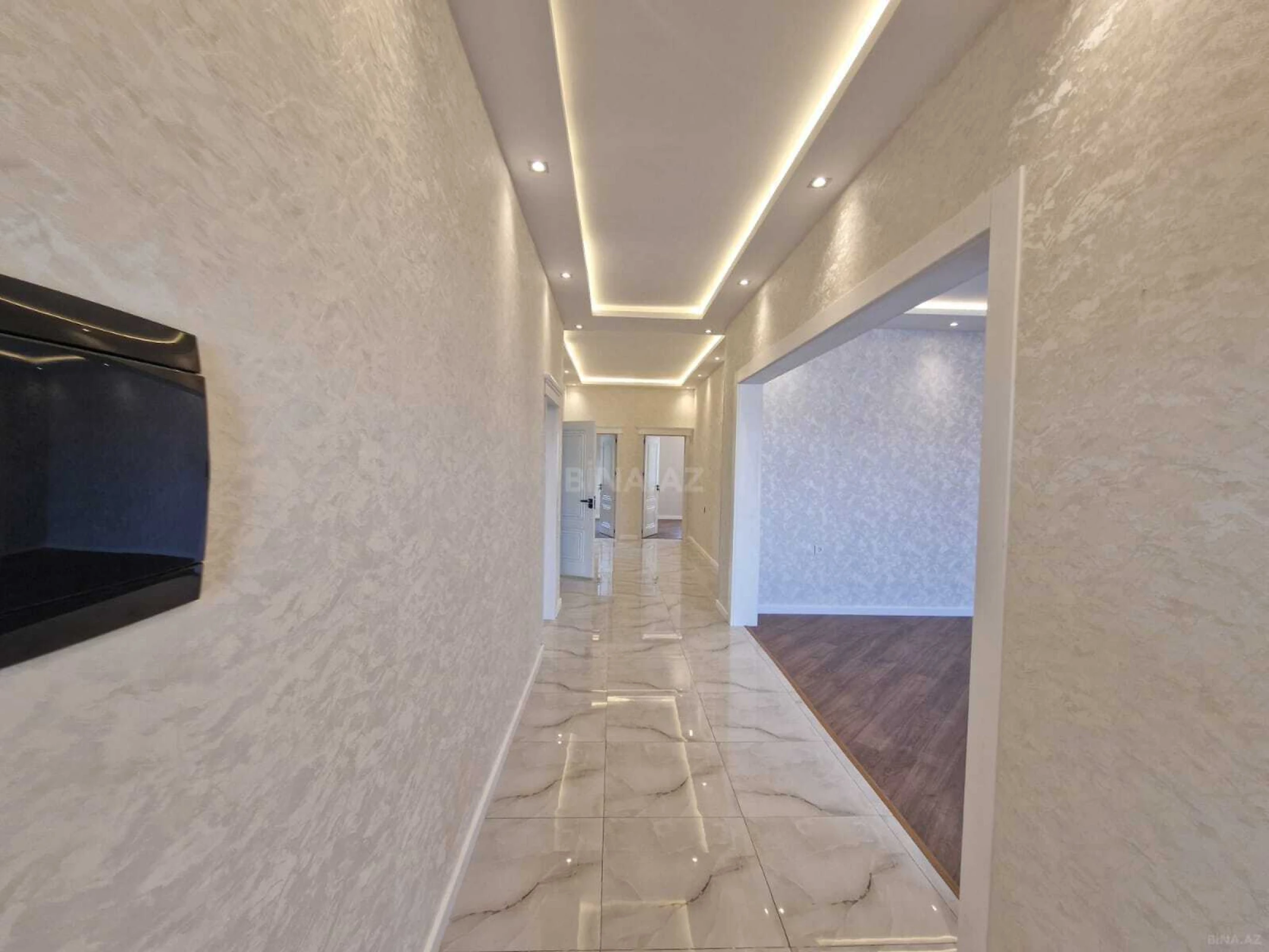 Satılır 4 otaqlı həyət evi 212 m²