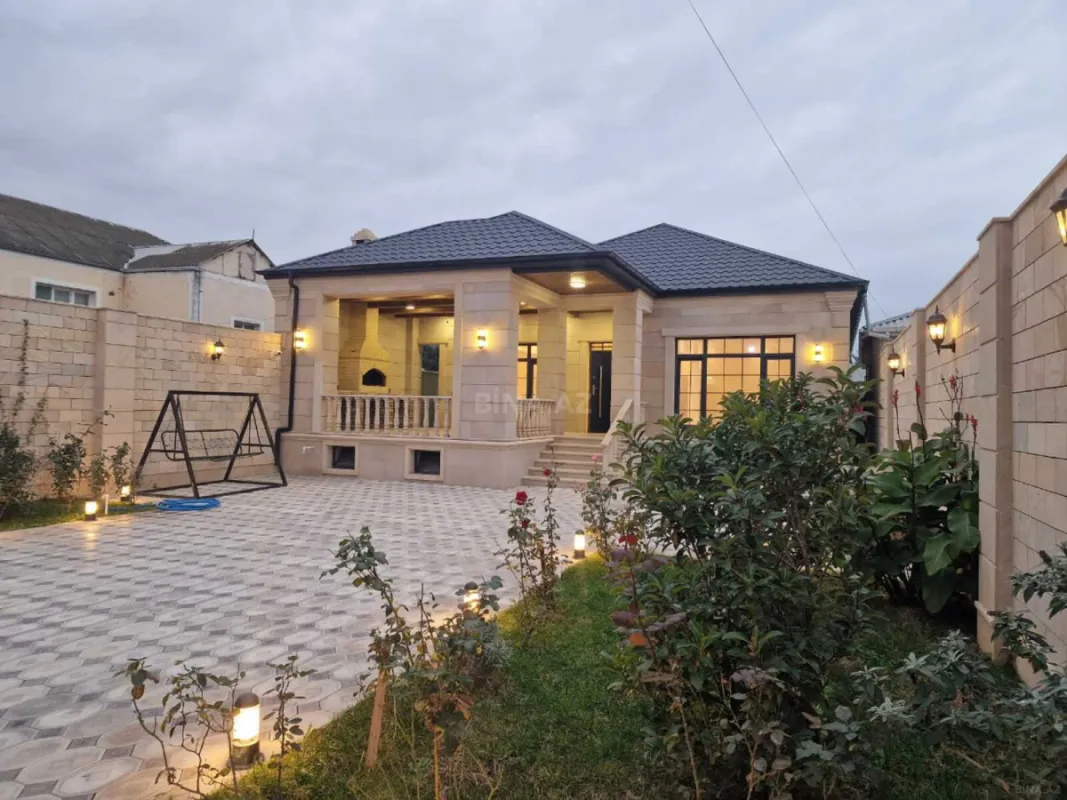 Satılır 4 otaqlı həyət evi 212 m²