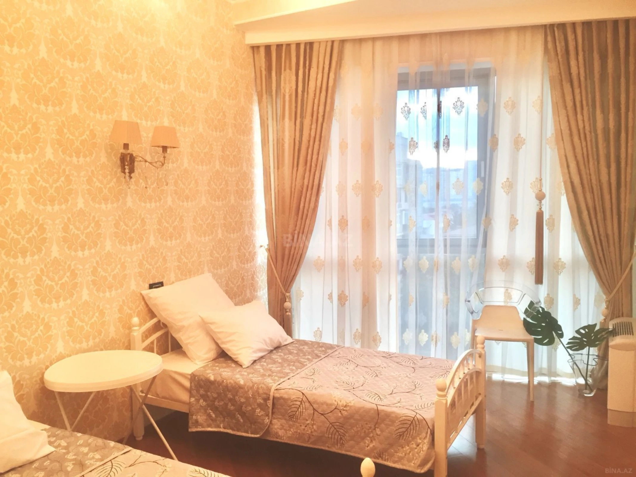 Kirayə verilir 4 otaqlı mənzil 230 m²