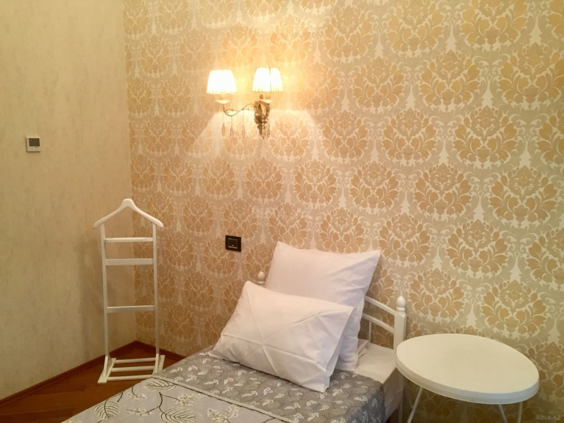 Kirayə verilir 4 otaqlı mənzil 230 m²