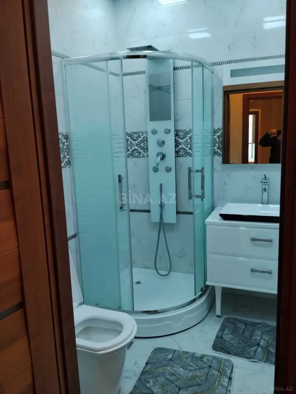 Kirayə verilir 4 otaqlı mənzil 230 m²