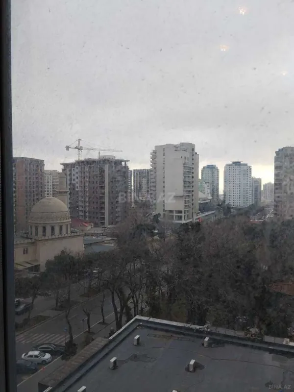 Kirayə verilir 4 otaqlı mənzil 230 m²