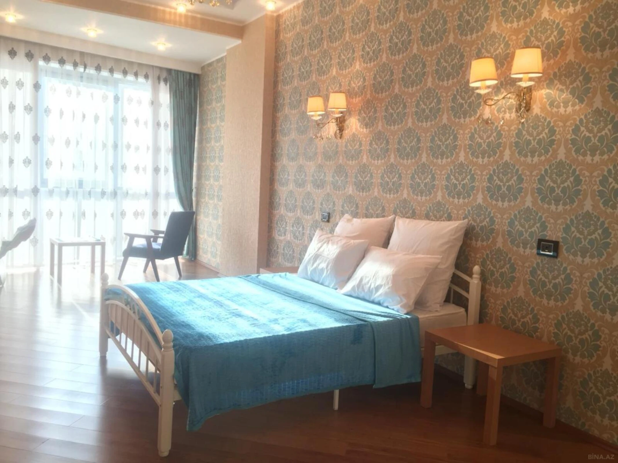 Kirayə verilir 4 otaqlı mənzil 230 m²