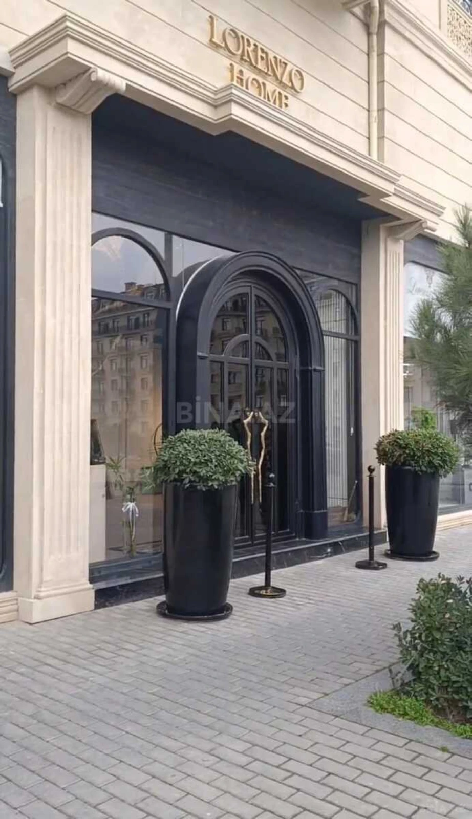 Satılır obyekt 365 m²