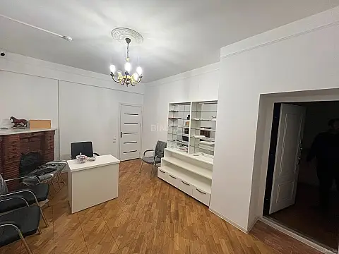 Kirayə verilir obyekt 180 m²