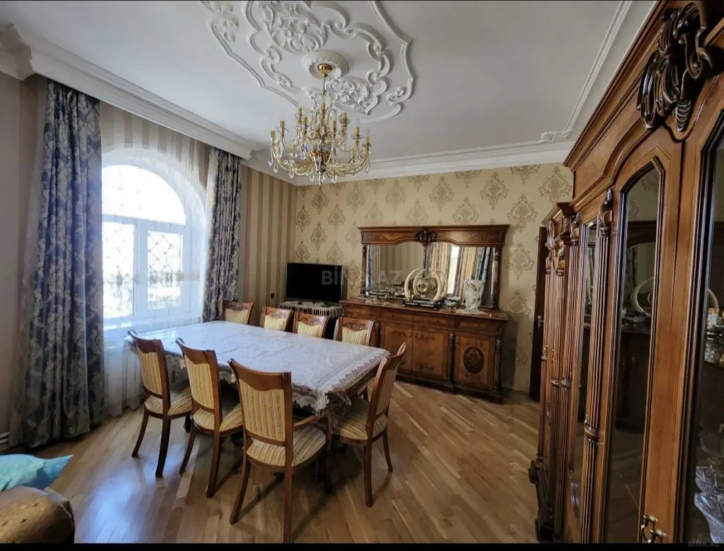 Satılır 5 otaqlı həyət evi 308 m²