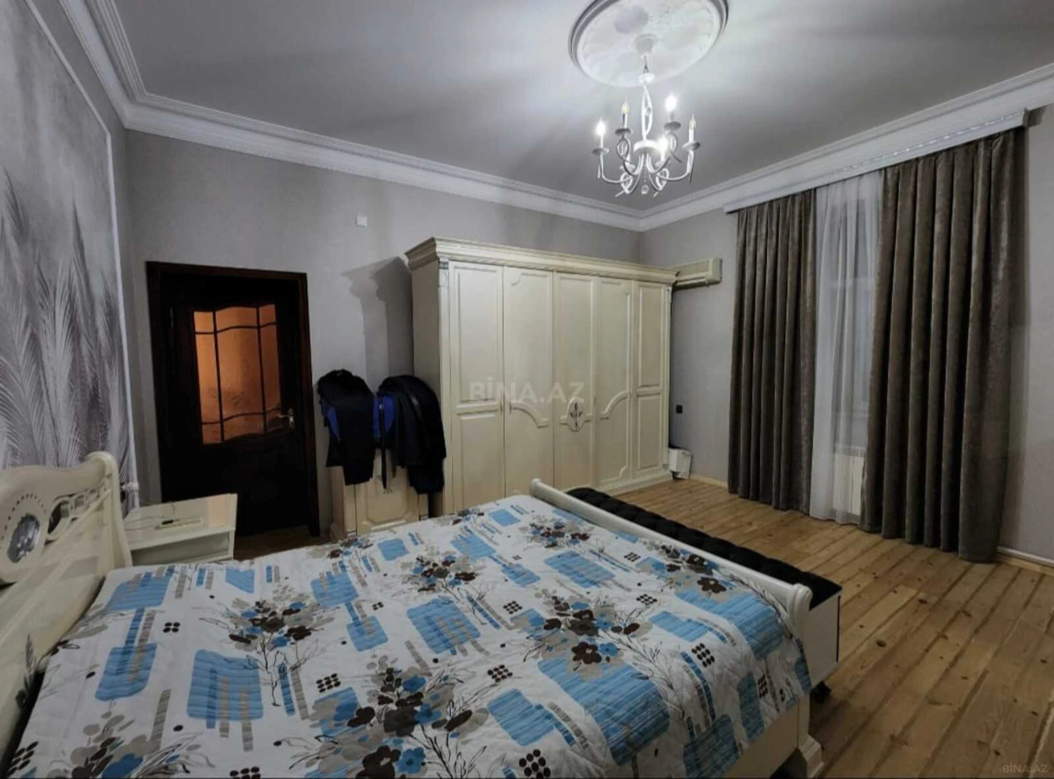 Satılır 5 otaqlı həyət evi 308 m²