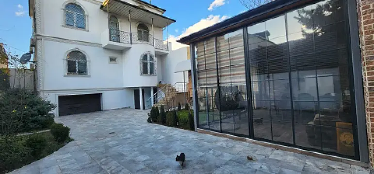 Satılır 5 otaqlı həyət evi 308 m²