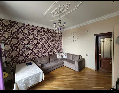 Satılır 5 otaqlı həyət evi 308 m²