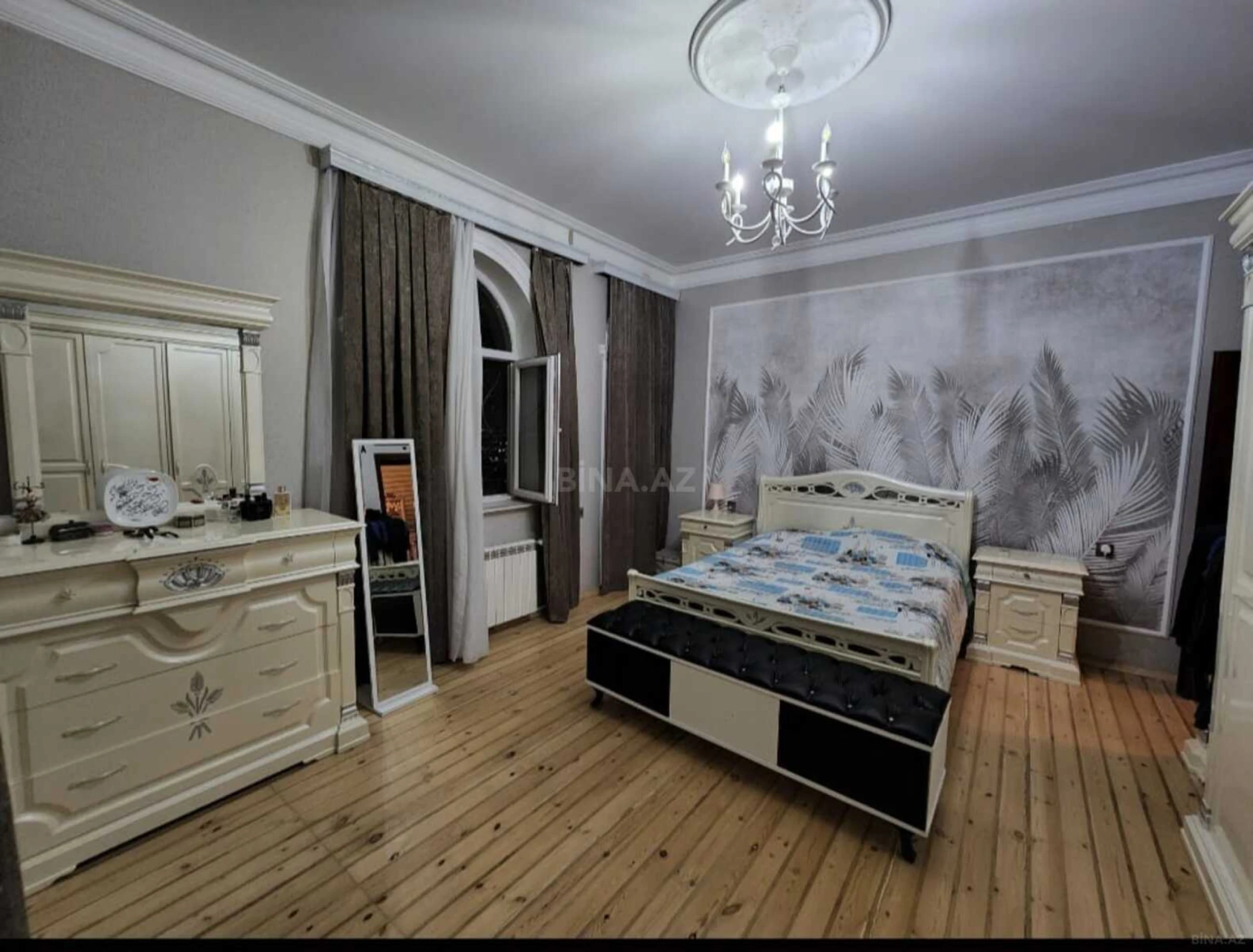 Satılır 5 otaqlı həyət evi 308 m²