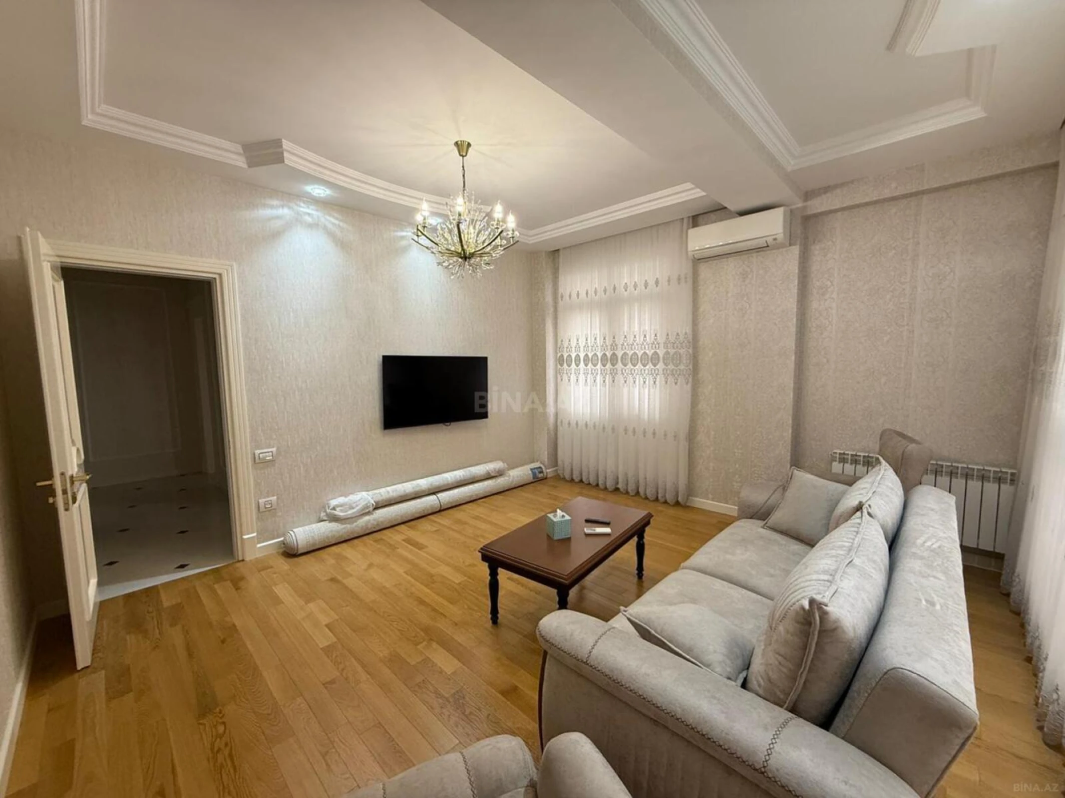Satılır 4 otaqlı mənzil 185 m²