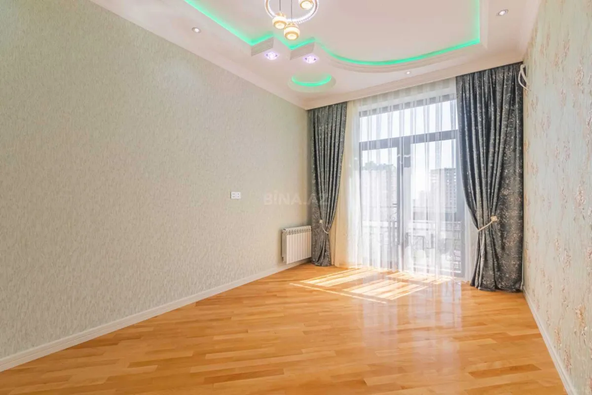 Satılır 3 otaqlı mənzil 105 m²