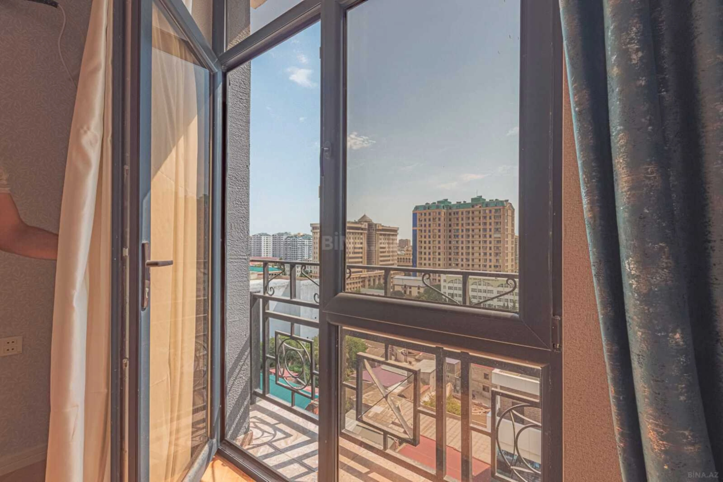 Satılır 3 otaqlı mənzil 105 m²