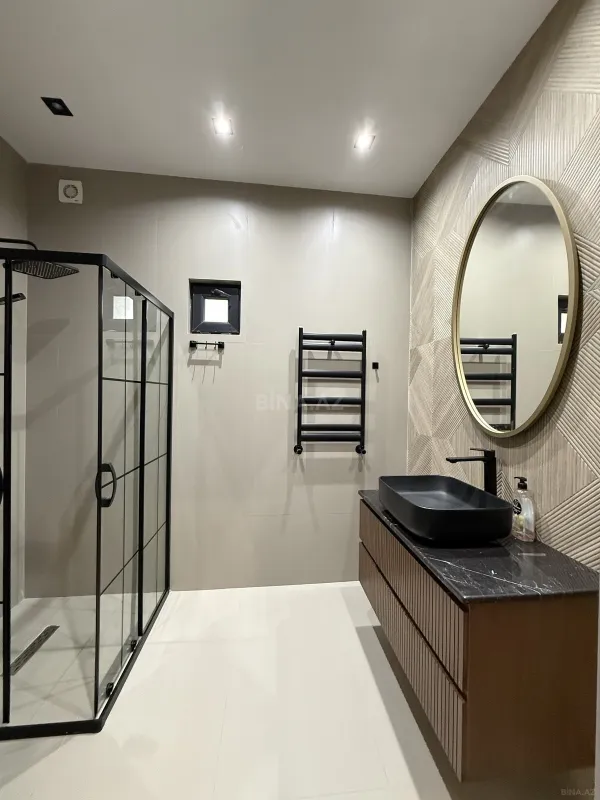 Satılır 5 otaqlı həyət evi 450 m²