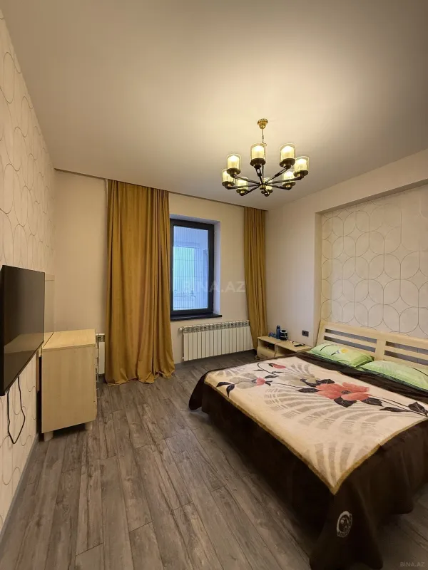 Satılır 5 otaqlı həyət evi 450 m²