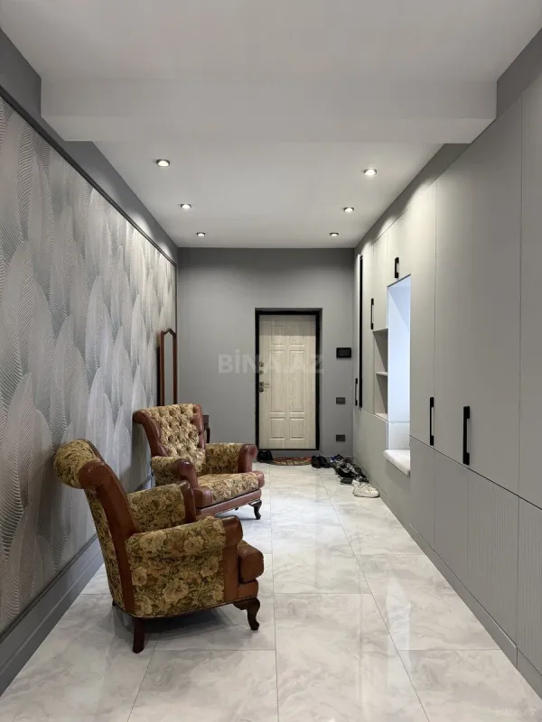 Satılır 5 otaqlı həyət evi 450 m²