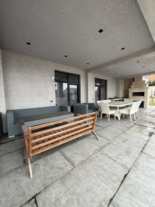 Satılır 5 otaqlı həyət evi 450 m²