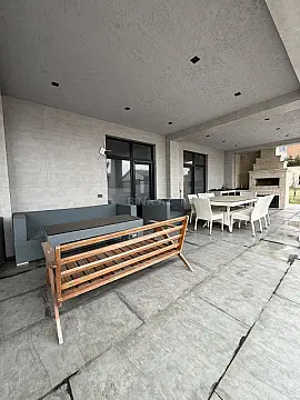 Satılır 5 otaqlı həyət evi 450 m²