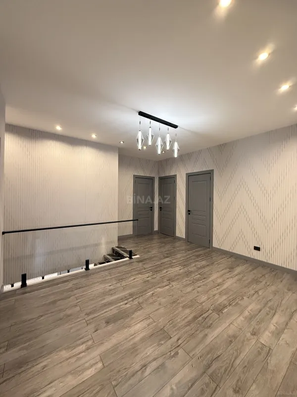 Satılır 5 otaqlı həyət evi 450 m²