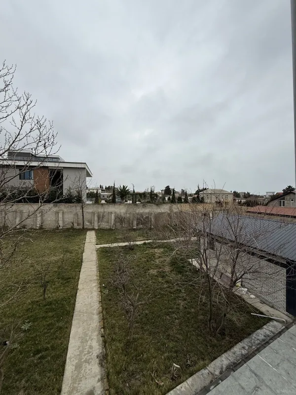 Satılır 5 otaqlı həyət evi 450 m²