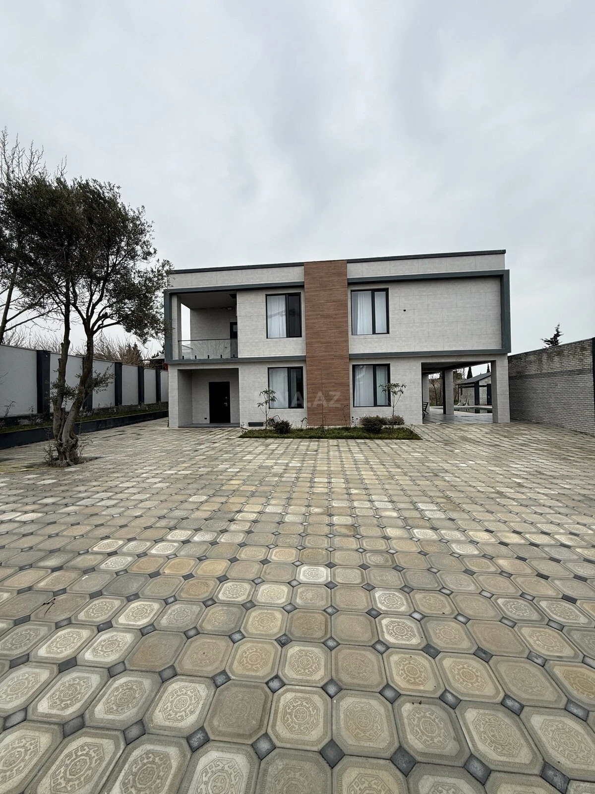 Satılır 5 otaqlı həyət evi 450 m²