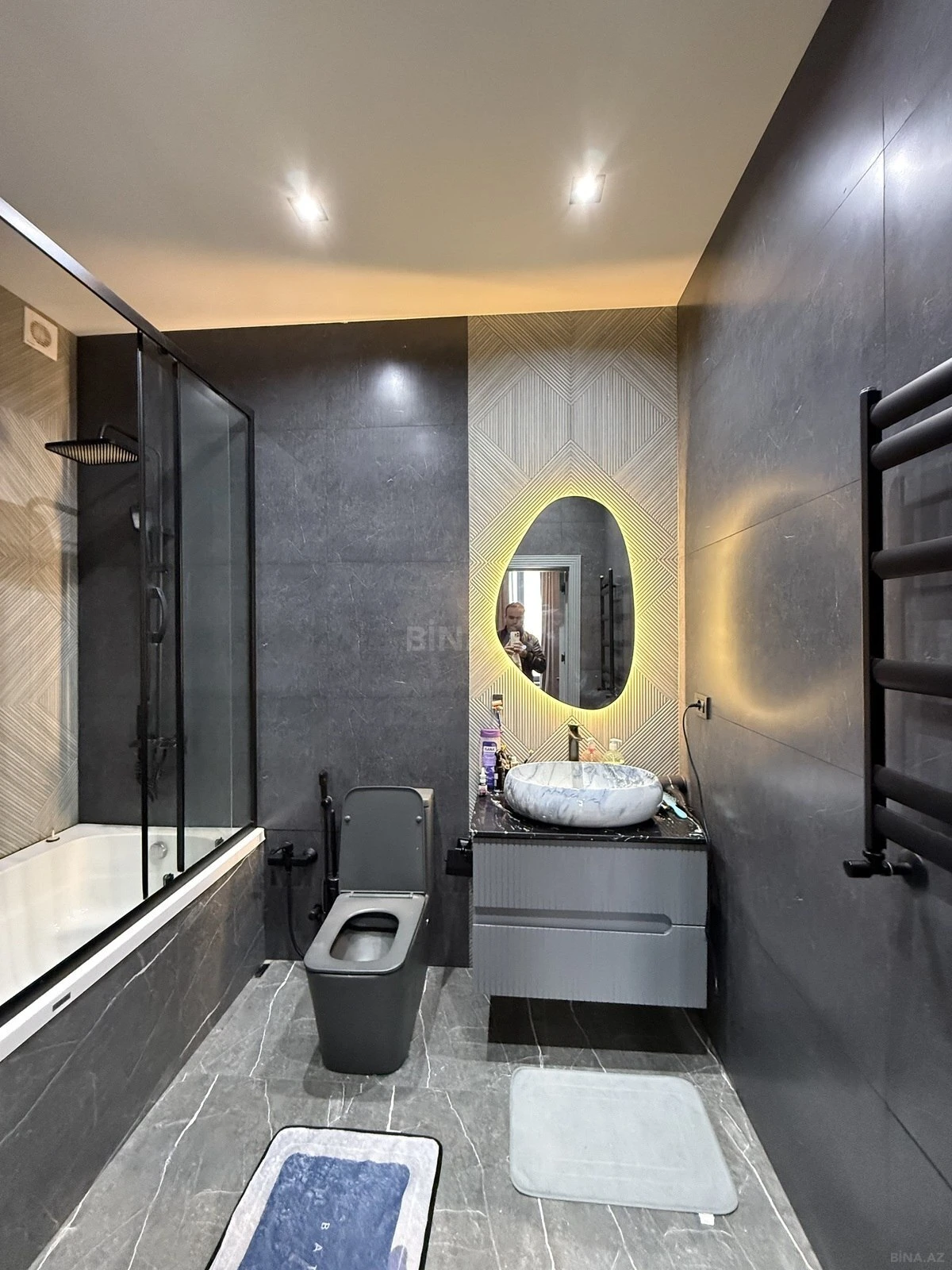 Satılır 5 otaqlı həyət evi 450 m²