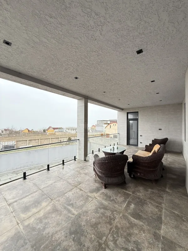 Satılır 5 otaqlı həyət evi 450 m²