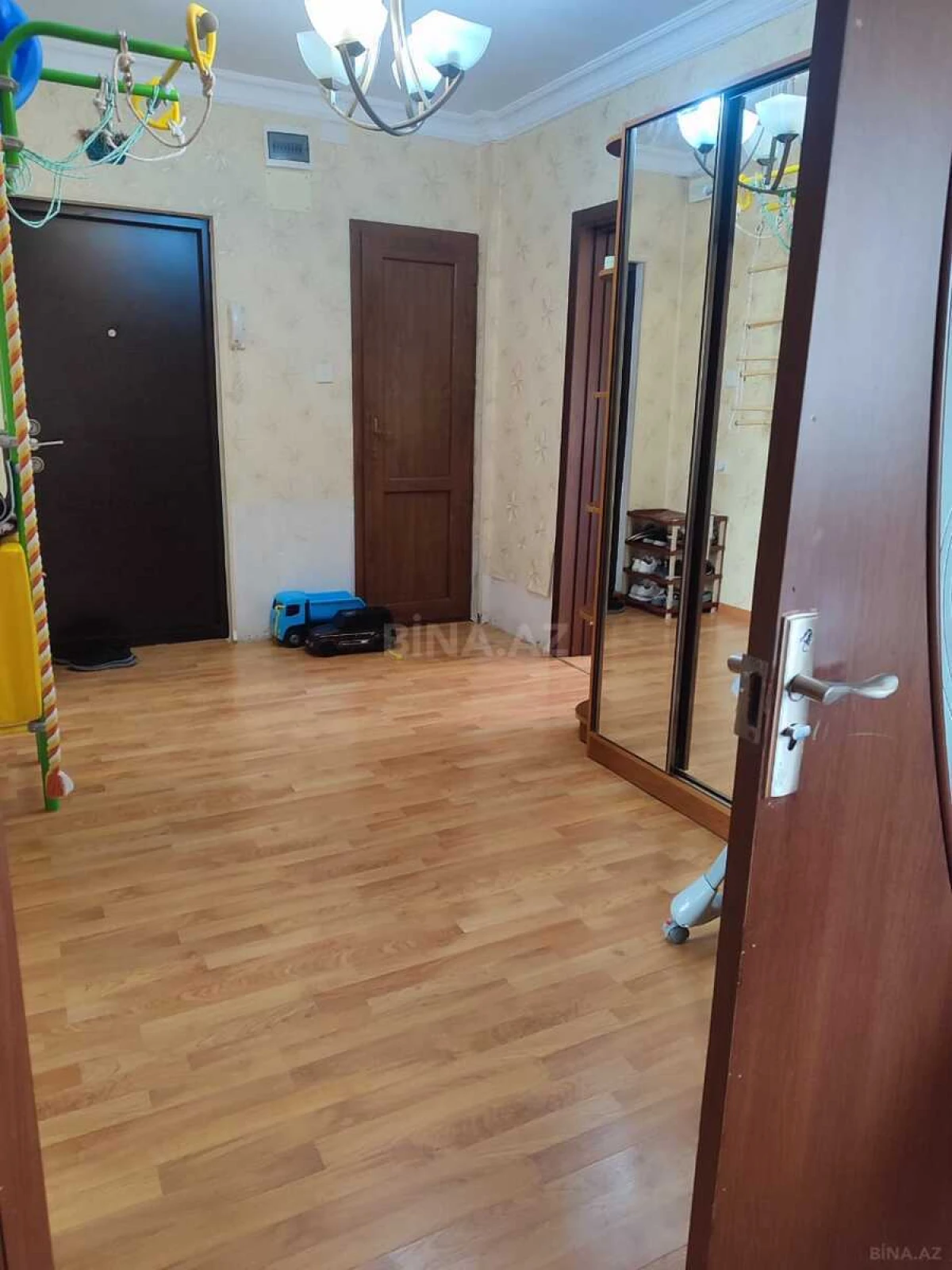 Satılır 3 otaqlı mənzil 103 m²