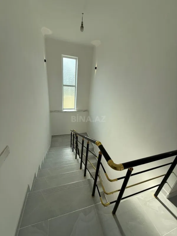 Satılır 4 otaqlı həyət evi 180 m²