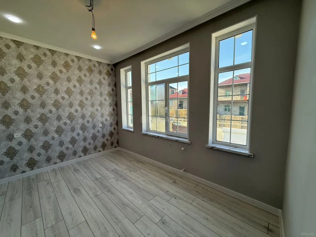 Satılır 4 otaqlı həyət evi 180 m²