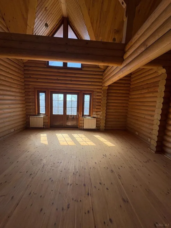 Satılır 12 otaqlı həyət evi 800 m²