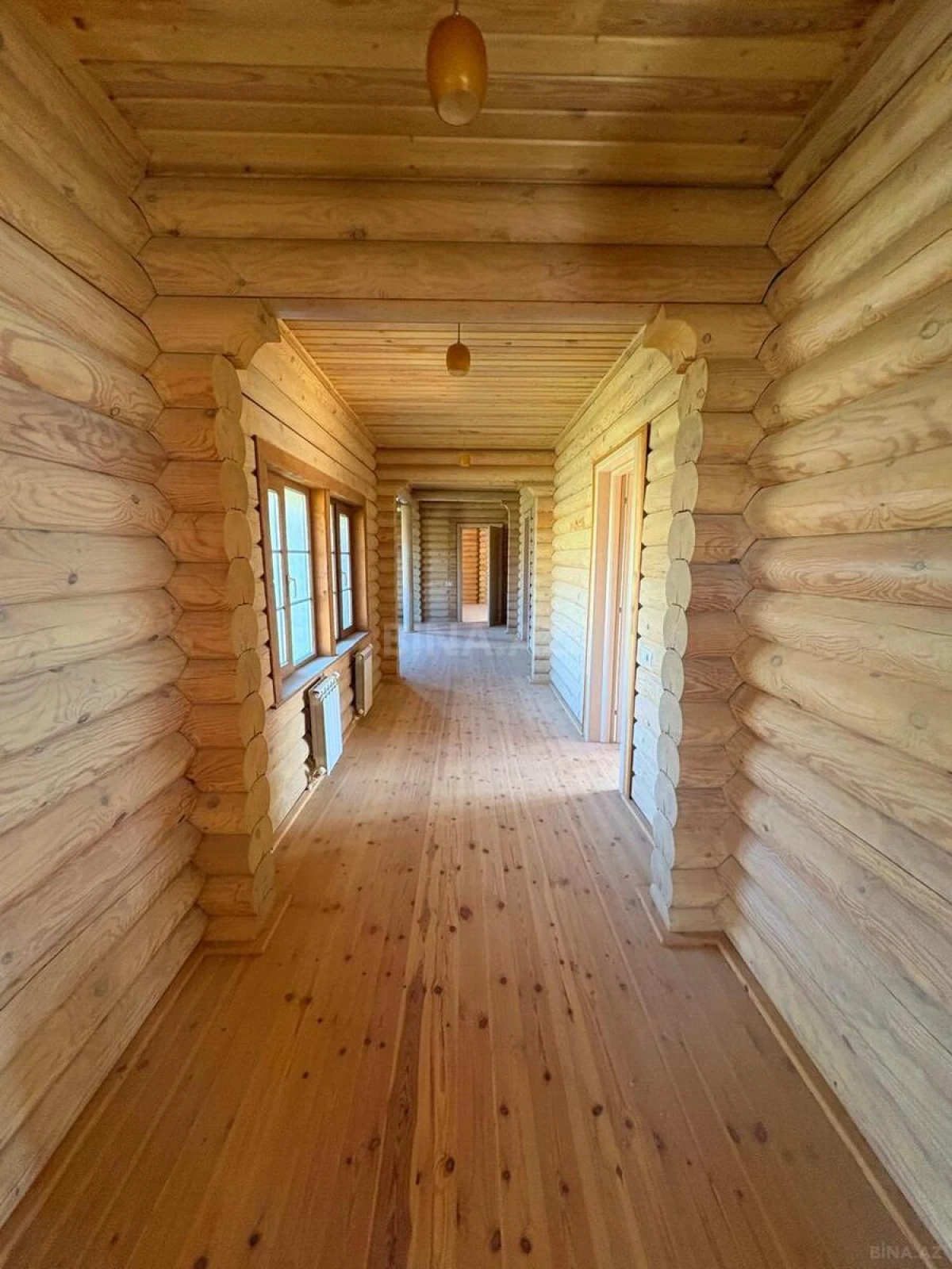 Satılır 12 otaqlı həyət evi 800 m²