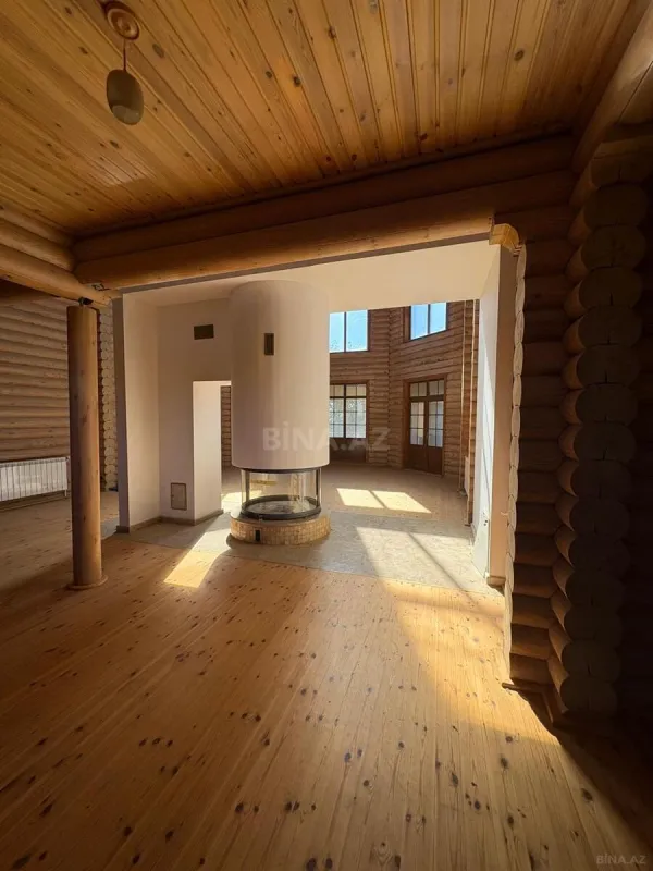 Satılır 12 otaqlı həyət evi 800 m²