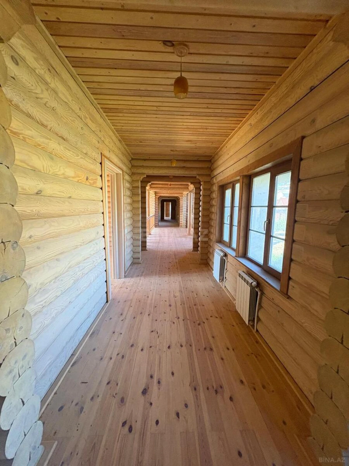 Satılır 12 otaqlı həyət evi 800 m²