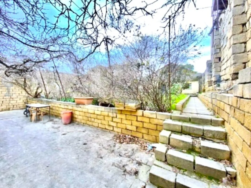 Satılır 4 otaqlı həyət evi 135 m²
