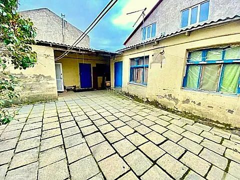 Satılır 4 otaqlı həyət evi 135 m²