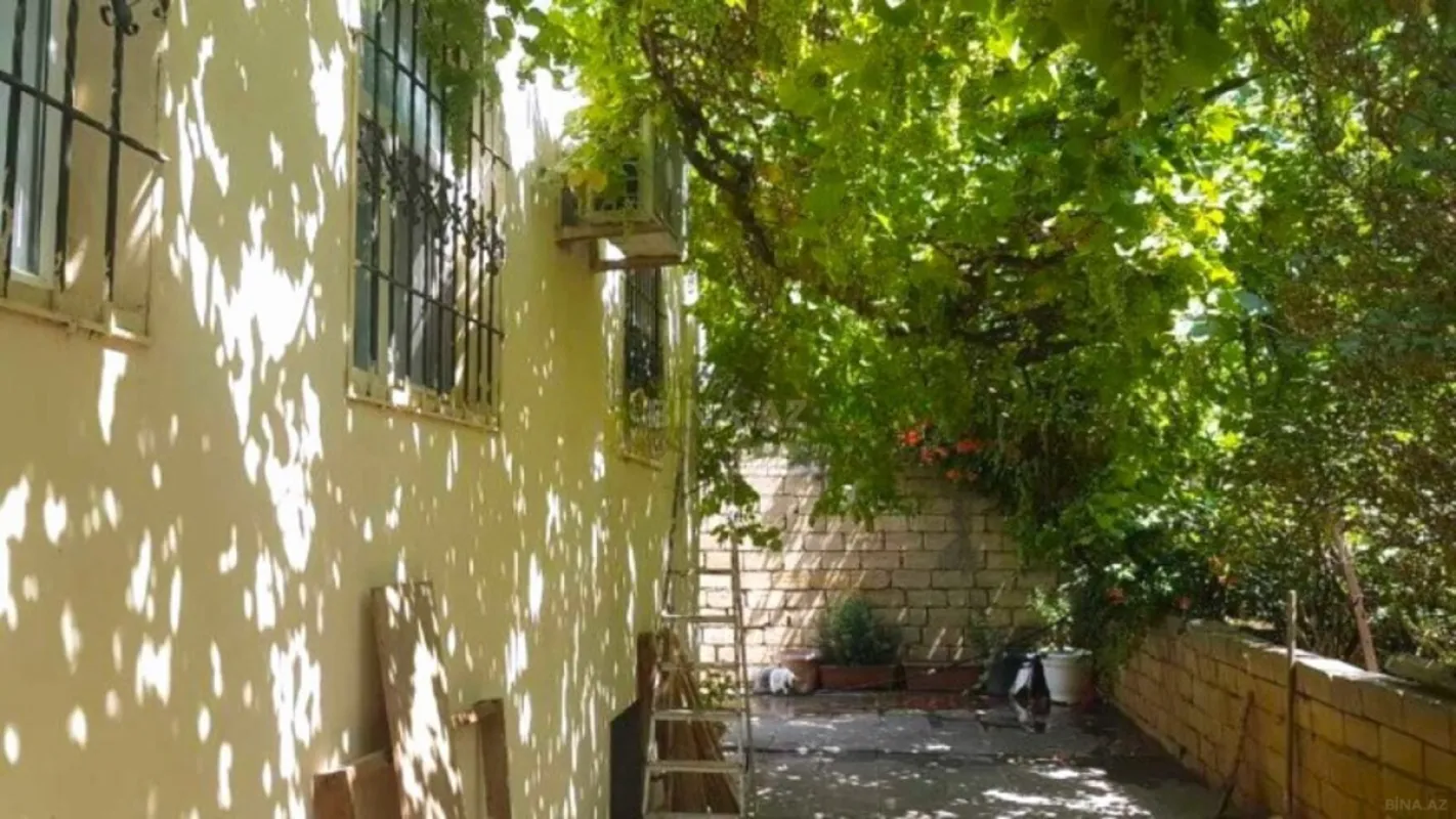 Satılır 4 otaqlı həyət evi 135 m²