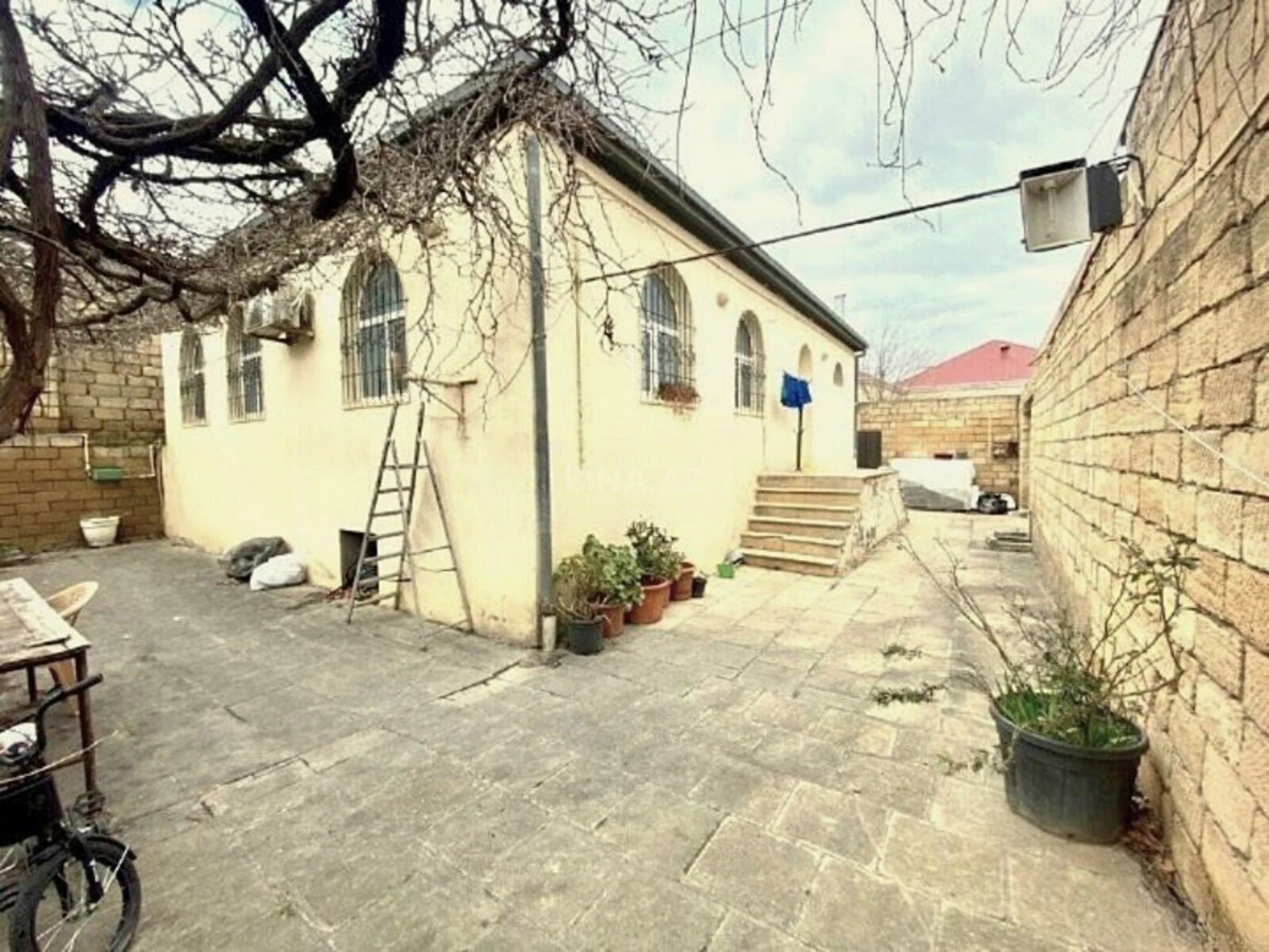 Satılır 4 otaqlı həyət evi 135 m²
