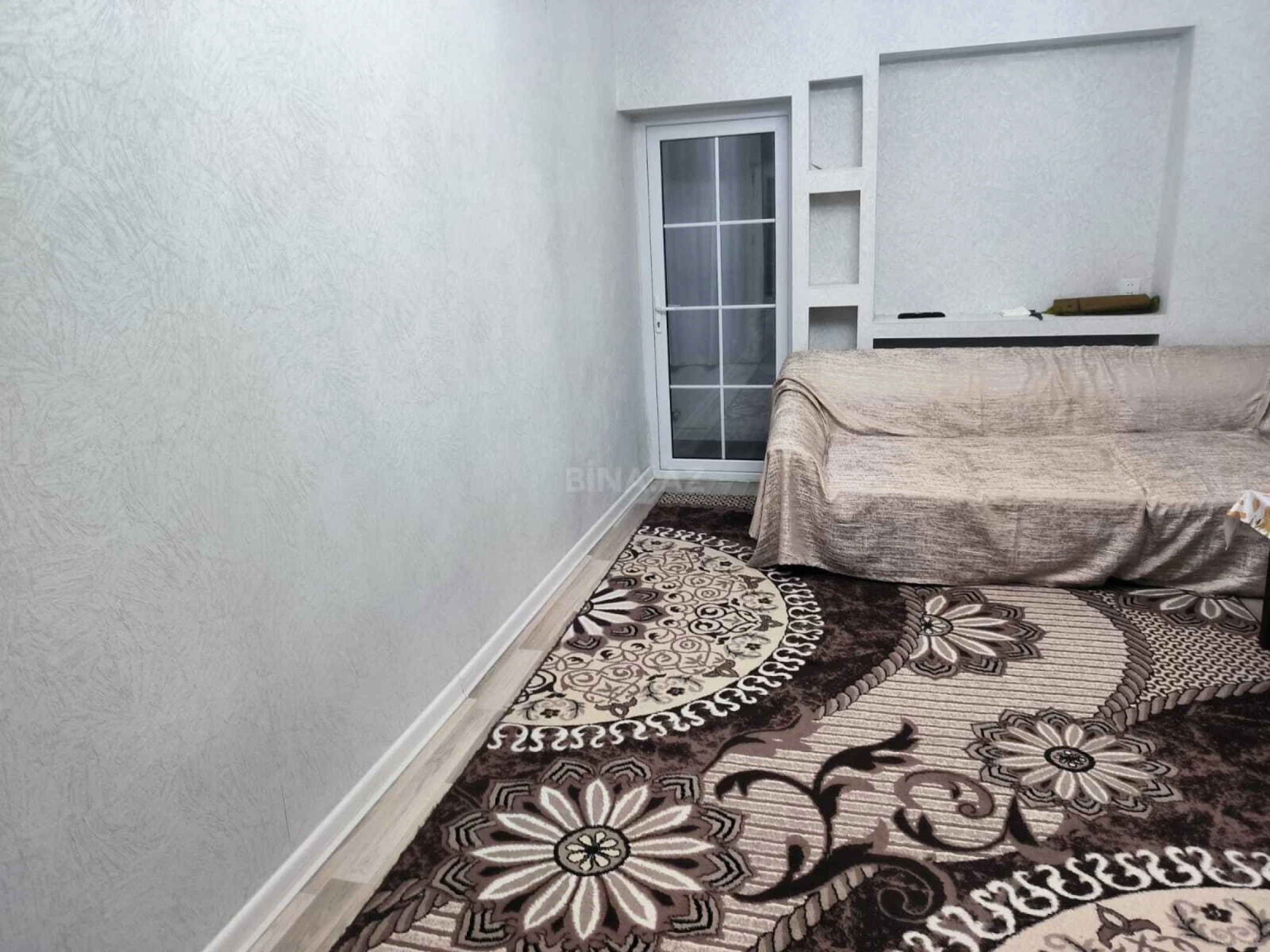 Kirayə verilir 2 otaqlı mənzil 170 m²