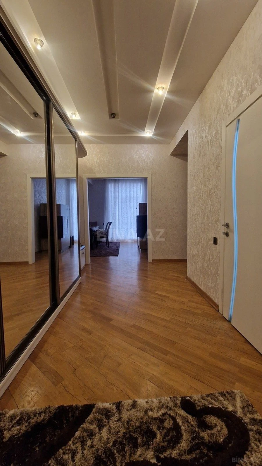 Kirayə verilir 3 otaqlı mənzil 130 m²