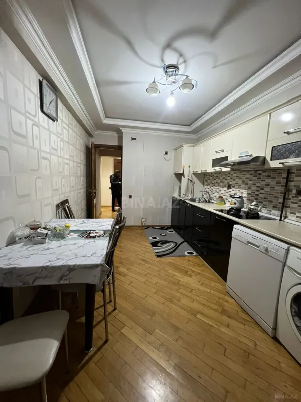 Satılır 3 otaqlı mənzil 115 m²