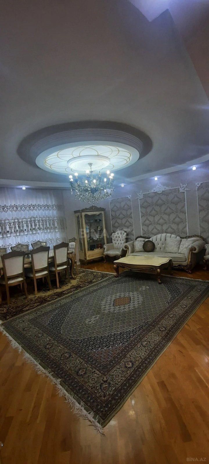 Satılır 3 otaqlı mənzil 143 m²