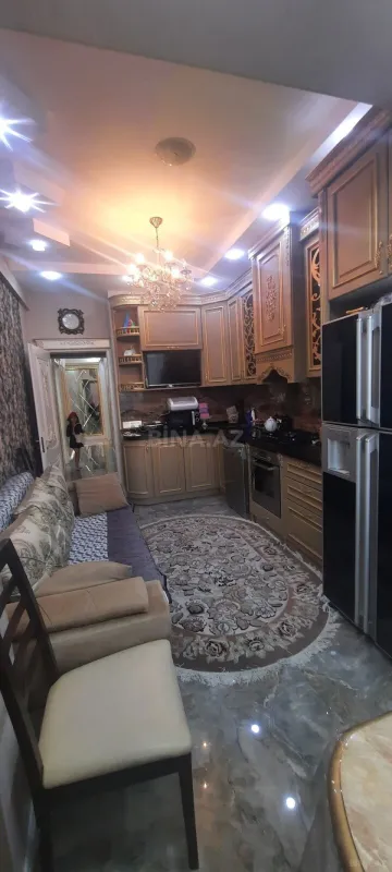 Satılır 3 otaqlı mənzil 143 m²