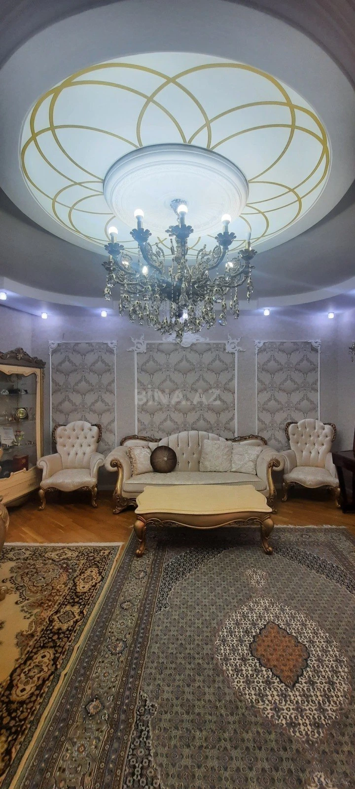 Satılır 3 otaqlı mənzil 143 m²