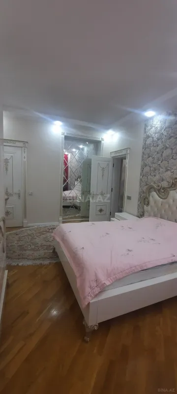 Satılır 3 otaqlı mənzil 143 m²